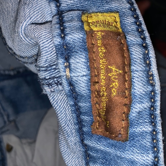 Aura Jean Shorts. - Picture 2 of 6